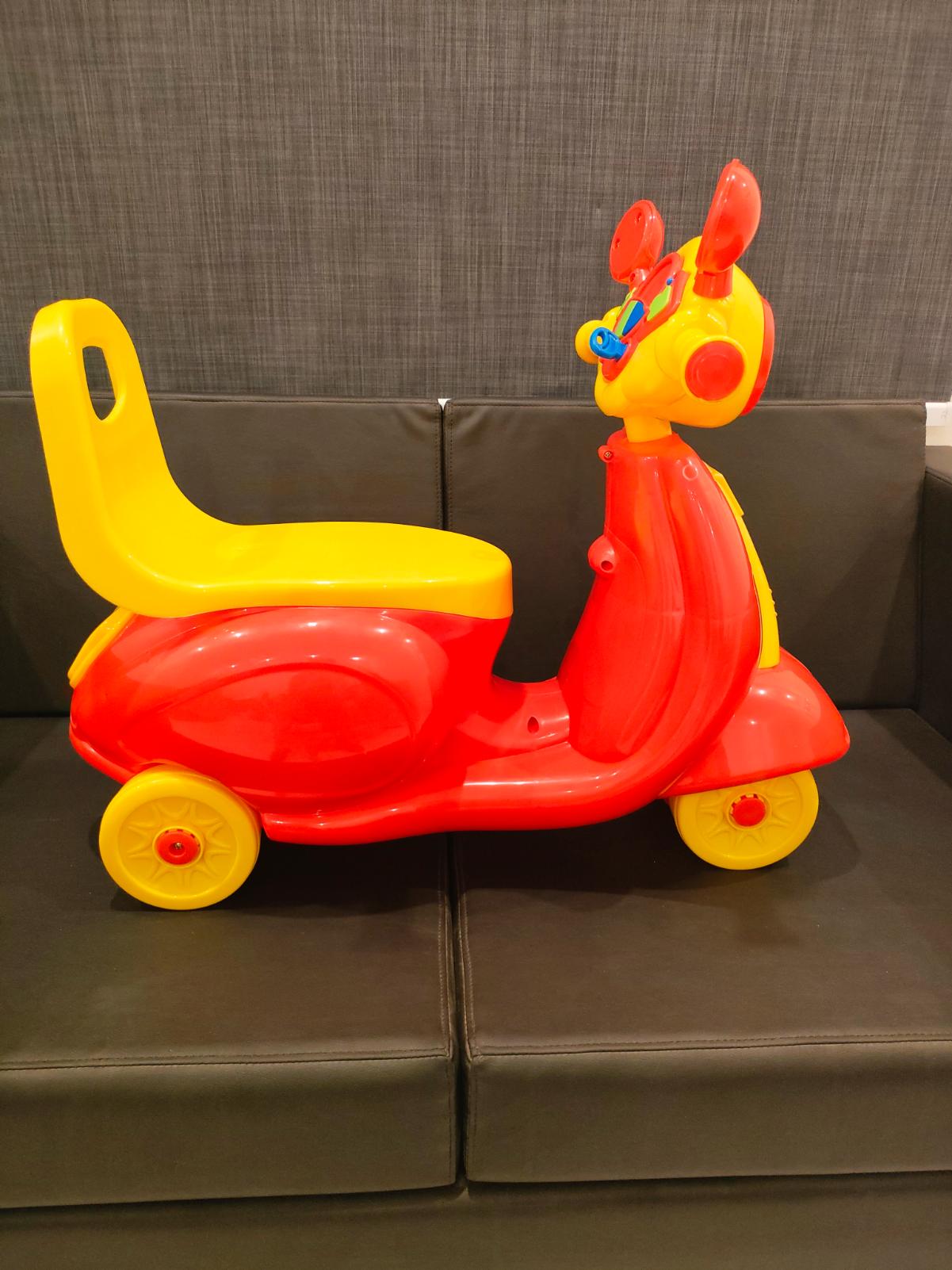 Evergreen Vespa Hotwheels Bike 8