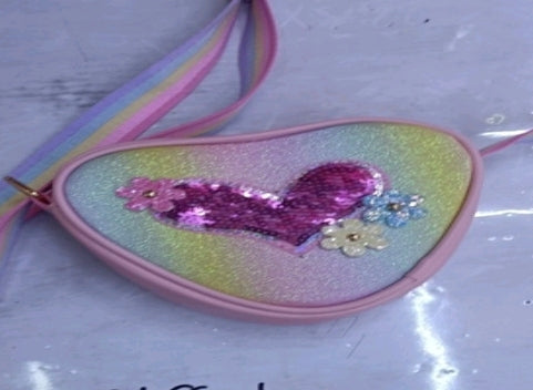 Heart Cross Body Bag-119581 5