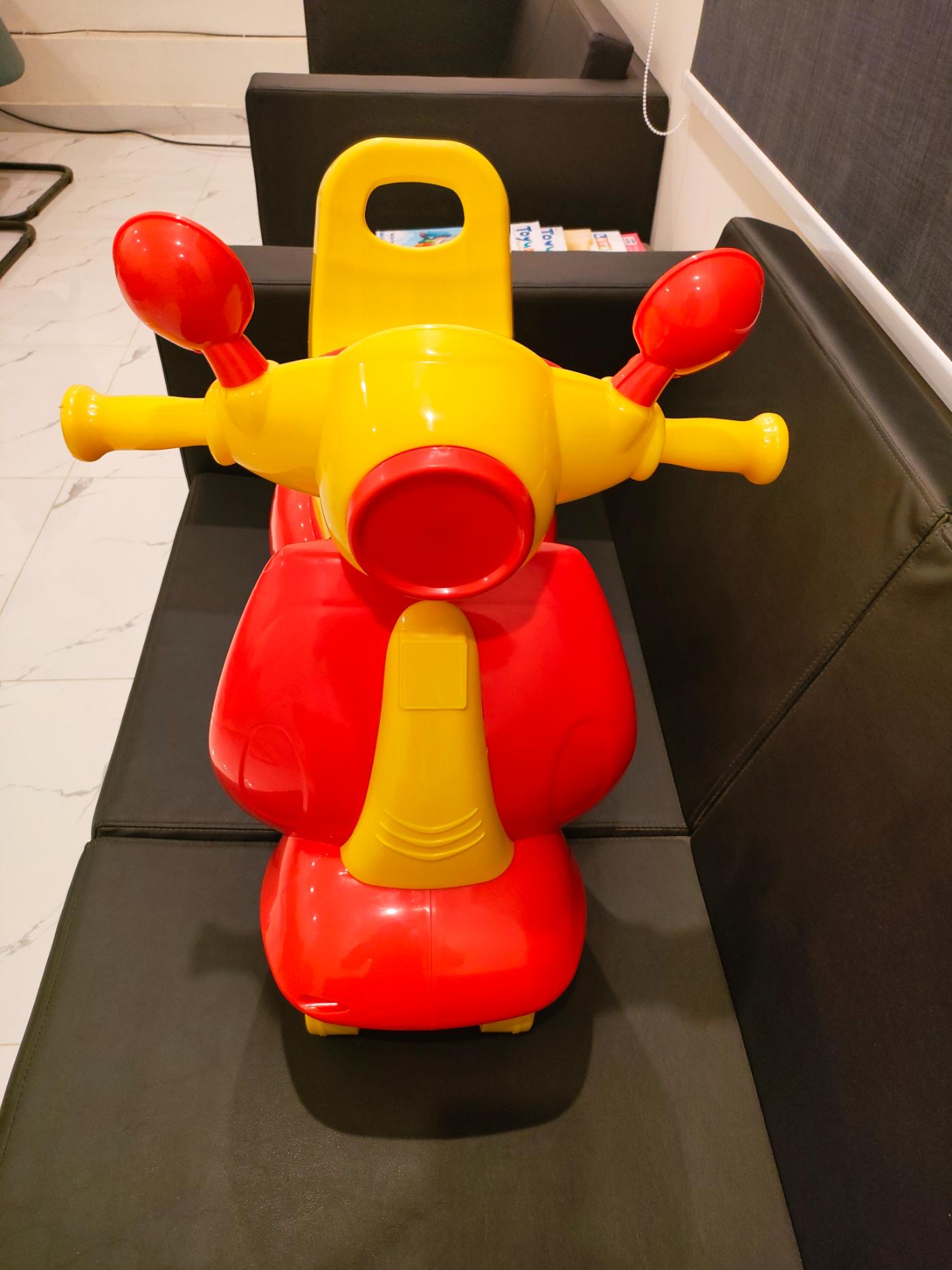 Evergreen Vespa Hotwheels Bike 10