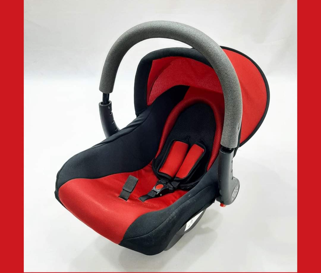 Mama Love Golden Cot Metal Hand 5